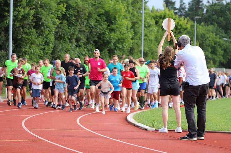 „Phänomenal!“ | Universität Vechta feiert Sporthalleneröffnung mit Sport- und Sommerfest inklusive Spendenlauf 