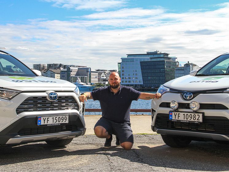 Første kunde i Bodø fikk levert nyheten RAV4 AWD