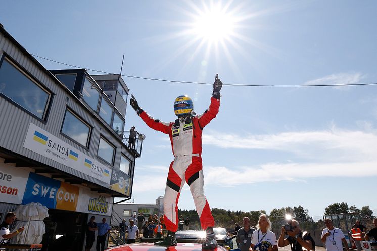 Mattias Andersson tar sin första STCC-seger sedan 2016