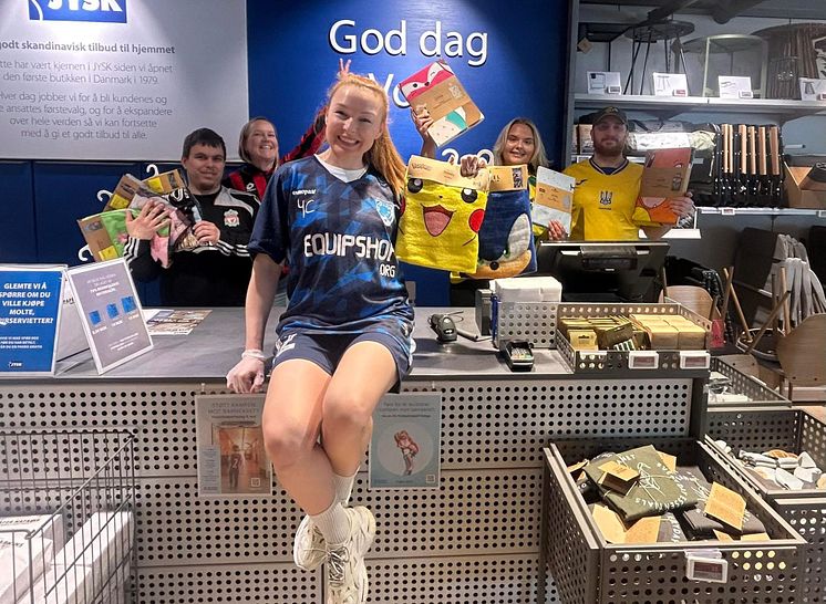 JYSK under FotballtrøyeFredag25.jpeg