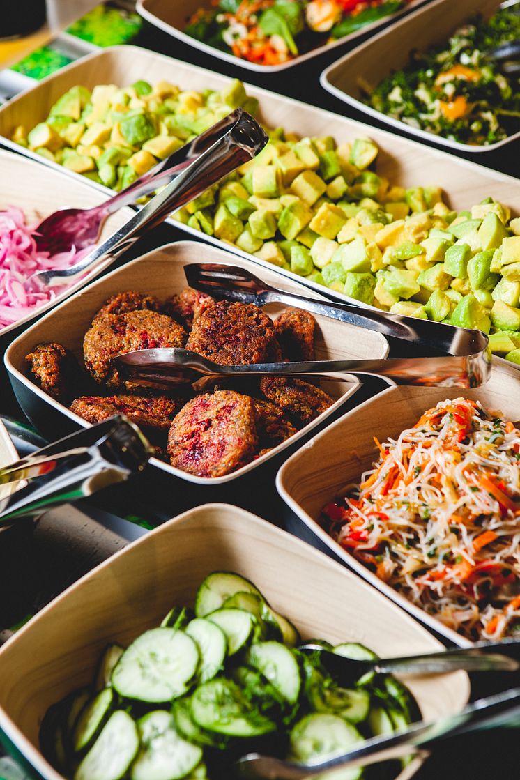 Tallink Silja | große Auswahl an vegetarischen und veganen Speisen beim neuen Sommerbuffet