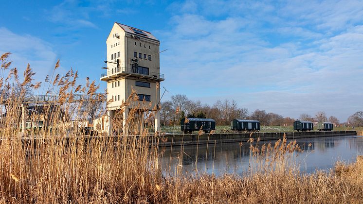 Verladeturm-im-Hafen-Gross-Neuendorf_Steffen-Lehmann_TMB-Tourismus-Marketing-Brandenburg-GmbH.jpg