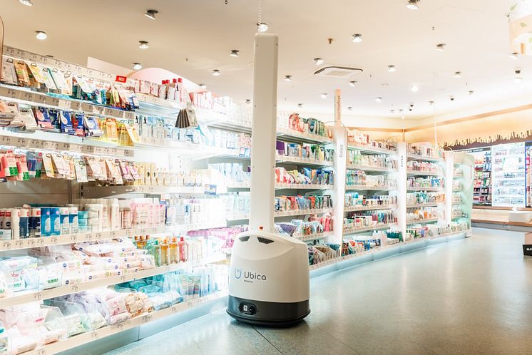 Ubica-Roboter im dm-Markt_Foto_ Ubica Robotics