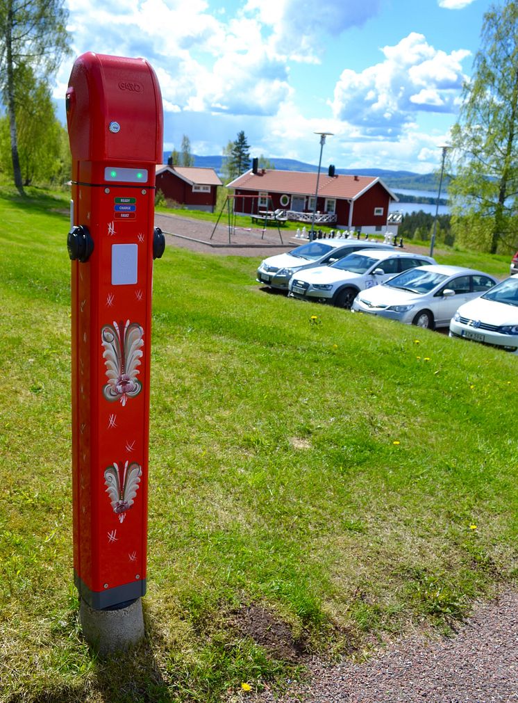 Laddstolpar för elbilar i Tällberg