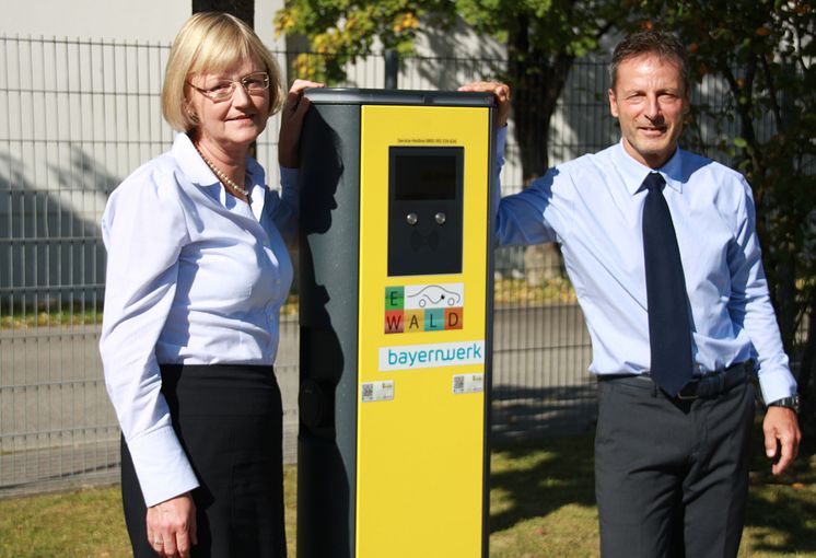 Ursula Jekelius und Matthias Urban stellten einzelne Bauprojekte im Netzcentergebiet vor.