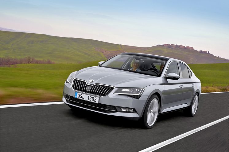 SKODA Superb hatchback