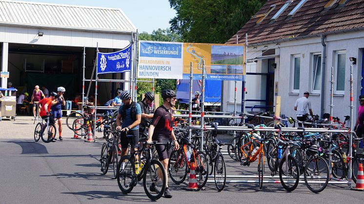 GROSSE WESERRUNDE Verpflegungsstation Hann. Münden.JPG