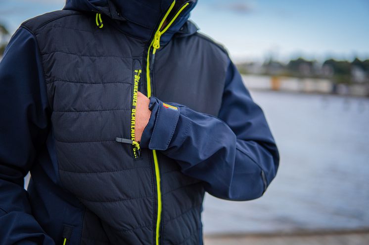Blåkläder hybridjakke med praktiske lommer 