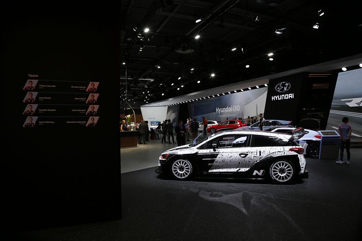 Hyundai 2017 WRC i20 på Paris Motor Show 2016