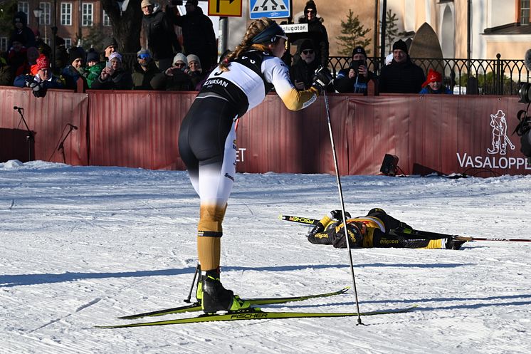 Ida Dahl exhausted winner of Tjejvasan 2023 2nd Magni Smedaas