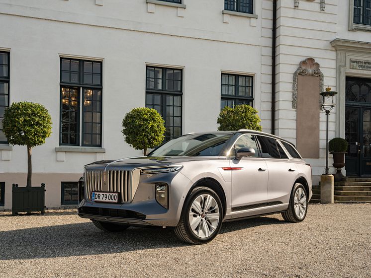 Hongqi E-HS9 Lowres-5.jpg