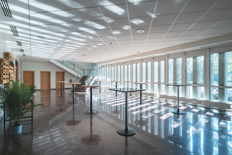 seminaris-hotel-nuernberg-foyer-convention-center-press.jpg