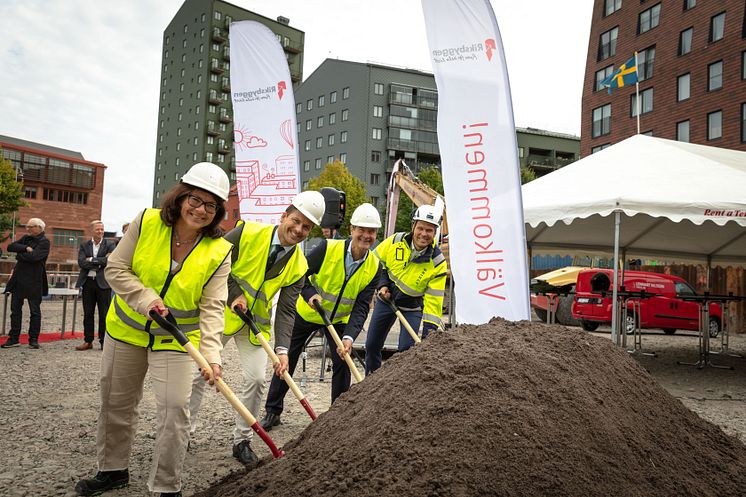  Första spadtaget för Riksbyggens kv Futura i Lindholmshamnen, Göteborg