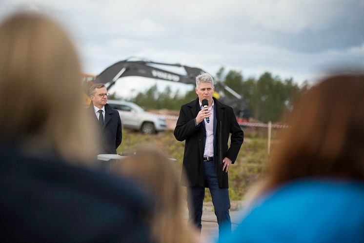 Första spadtaget vid Scandinavian Mountains Airport AB