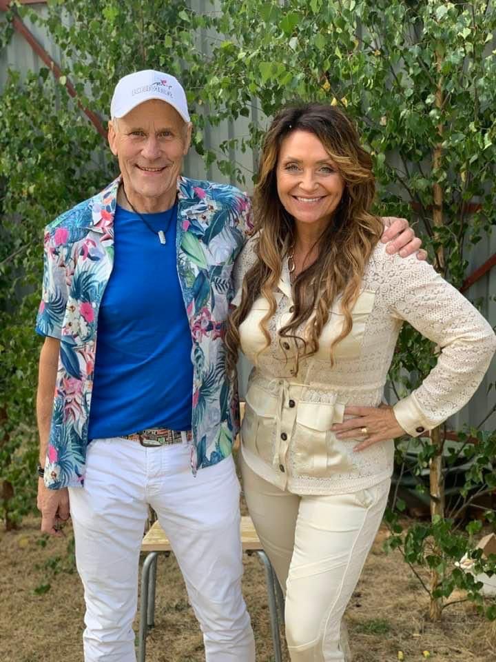 Lasse Sigfridsson och Christina Lindberg med band-Pressbild.jpg