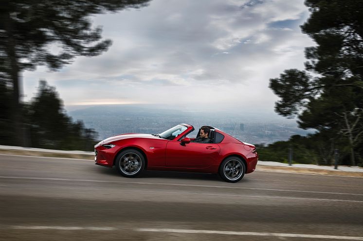 2017_MX5_RF_Soul Red Metallic