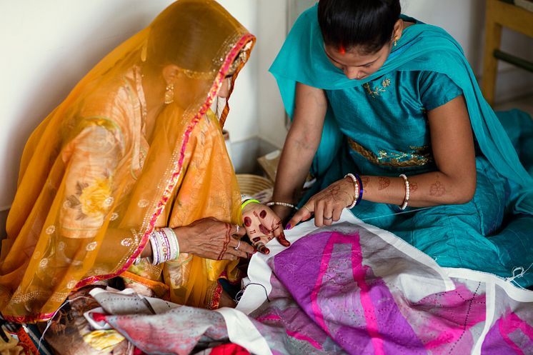 ANNANSTANS Chandani, Shraddha, textile artisans at Rangsutra.