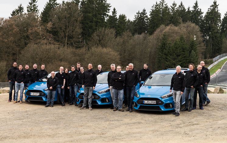 A Ford Focus RS győzelme a nagy presztízsű Járműdinamikai Versenyen; Európában látványos starttal indul a Focus RS értékesítése 