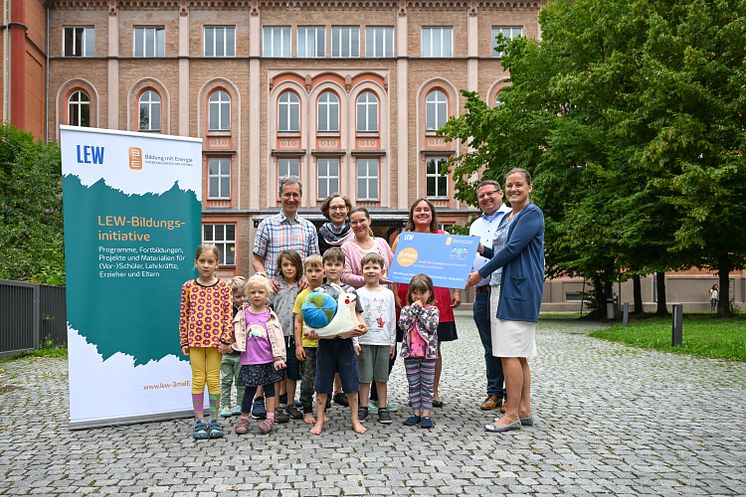 20230805_Zukunftsheldinnen_Preisverleihung_Montessori_Kinderhaus_Augsburg