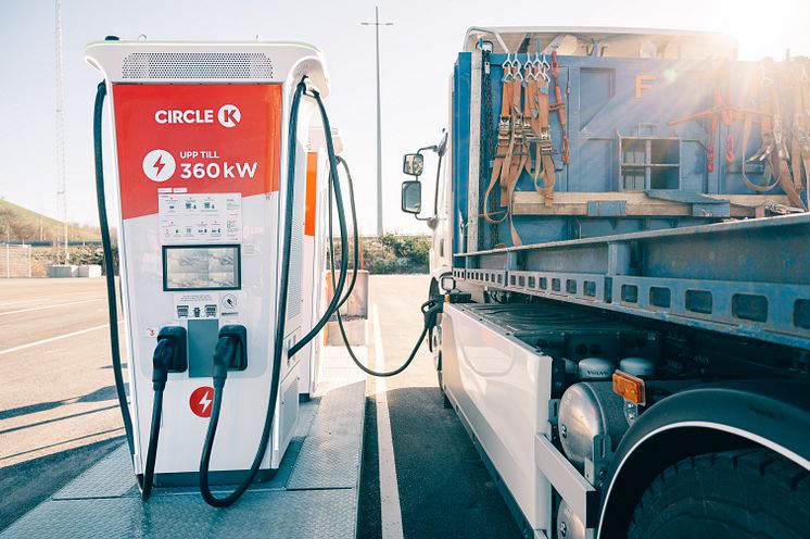 Circle K Celebrates Milestone with 100th Location