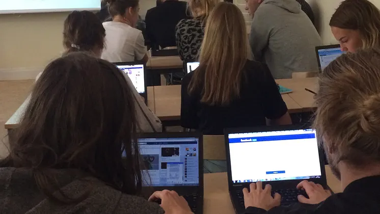 Upper secondary school students at computers