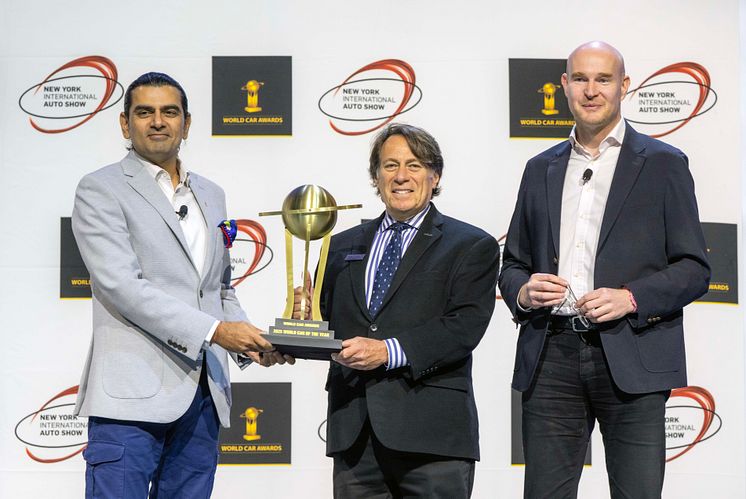(Photo 3) Kia EV3 Wins 2025 World Car of the Year.jpg