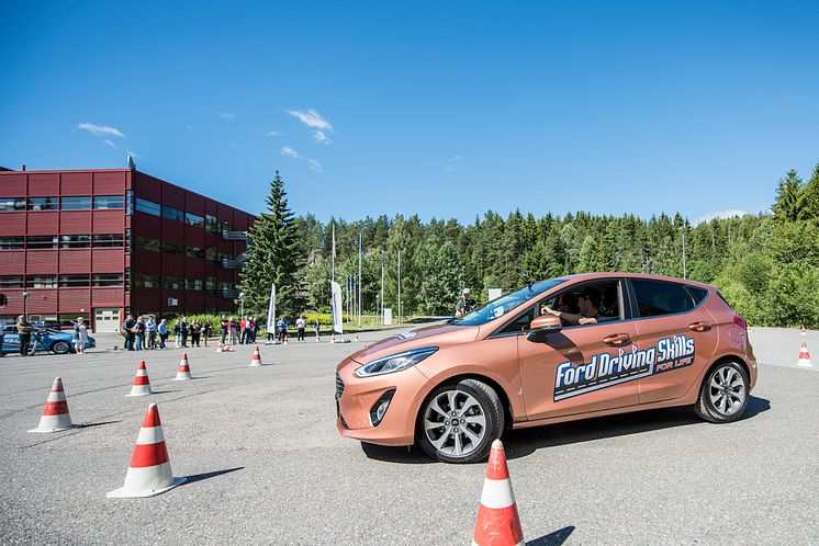 Fra pressekonferansen hvor Ford Motor Norge og forsikringsselskapet If lanserer et unikt opplæromgsprogram for unge sjåfører Ford Driving Skills for Life