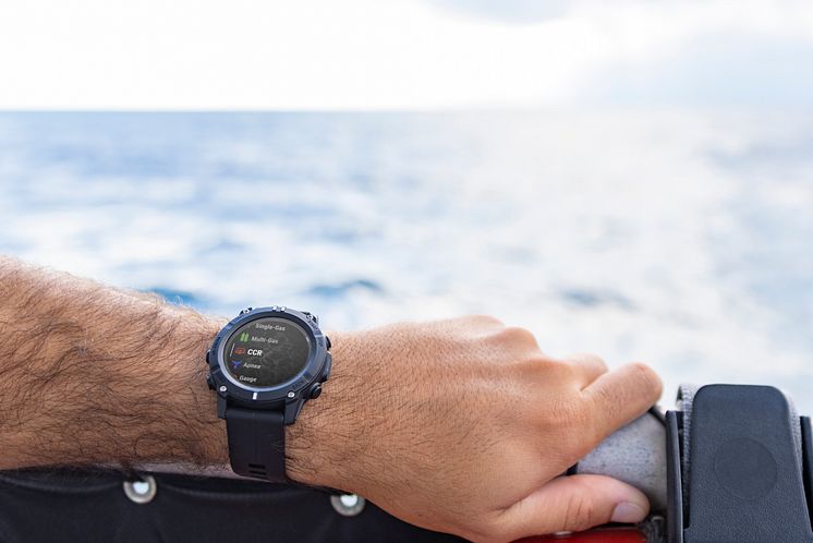 Garmin_Descent G2_Black_6.jpg