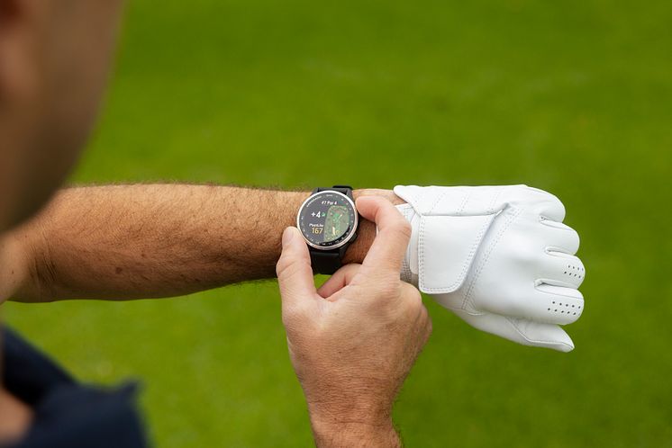 Garmin_Approach S44_Lifestyle6.jpg