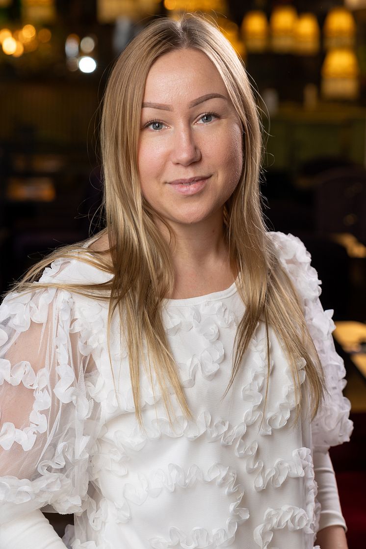 Caisa Porträtt High Res - -3.jpg