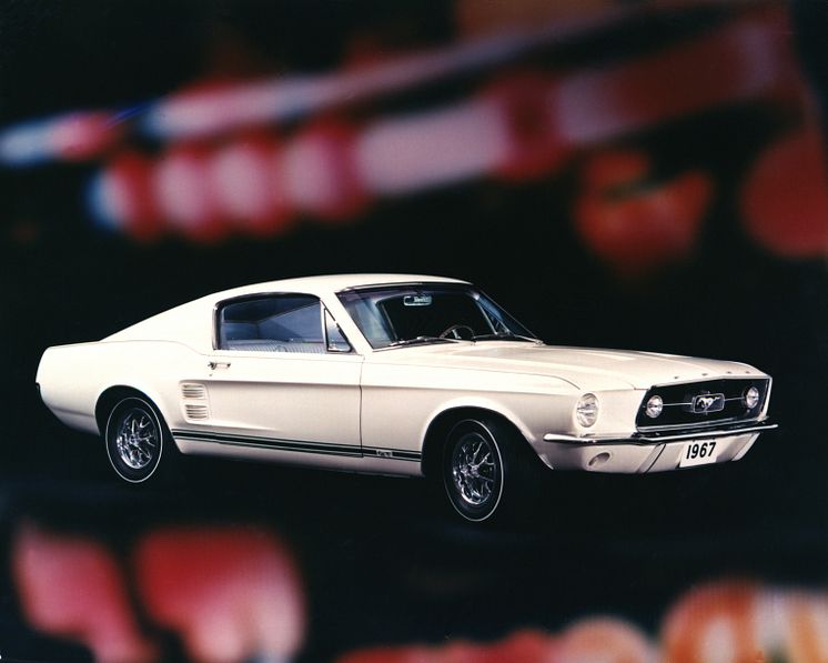 1967-Gen1-FordMustangGTfastback.jpg