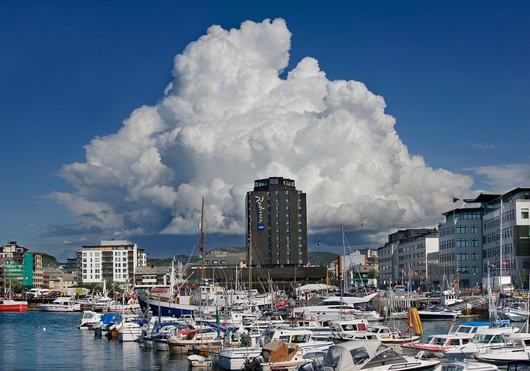 Bodø harbour - Photo - Ernst Furuhatt .- www.nordnorge.com.jpg