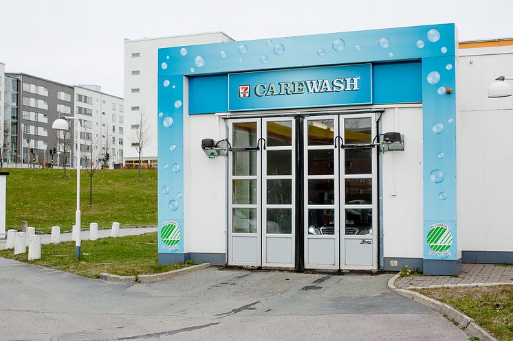 Stora Biltvättarhelgen: Tvätta bilen i en biltvätt och var med och rädda världen