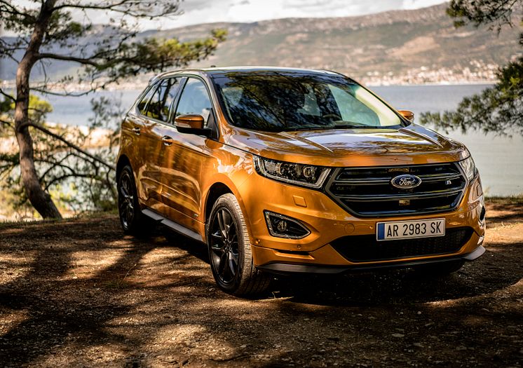 New Ford Edge - Le Fantome - Car and Cast 4