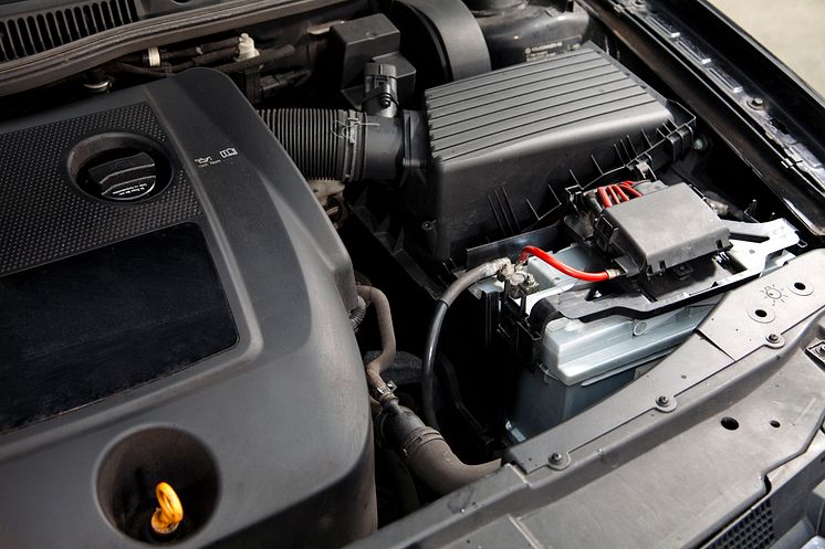 Maintenance of a car battery