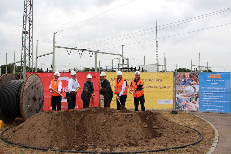 230727_Bayernwerk-Netz-Spatenstich-Schwarzenfeld-UW-Gruppenfoto1_pre