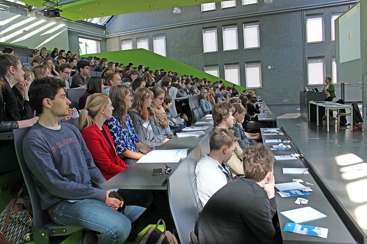 Schnuppervorlesungen, Workshops und Schülerlabore am Zukunftstag für Mädchen und Jungen