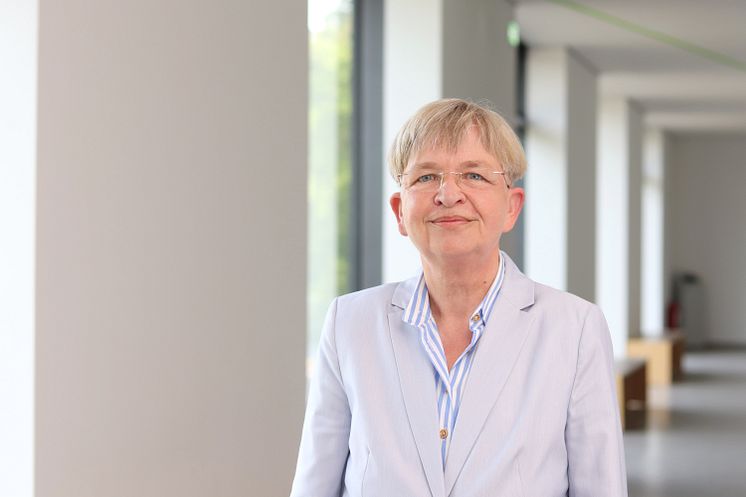 Dr.in Marion Rieken