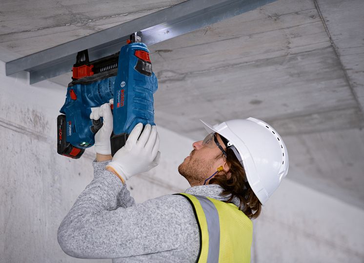 2_gnb_18v-38_professional_anwendung_decke