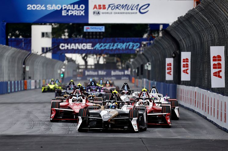 J_TCS_Racing_Sao_Paulo_Nick_Cassidy_060125_004.jpg