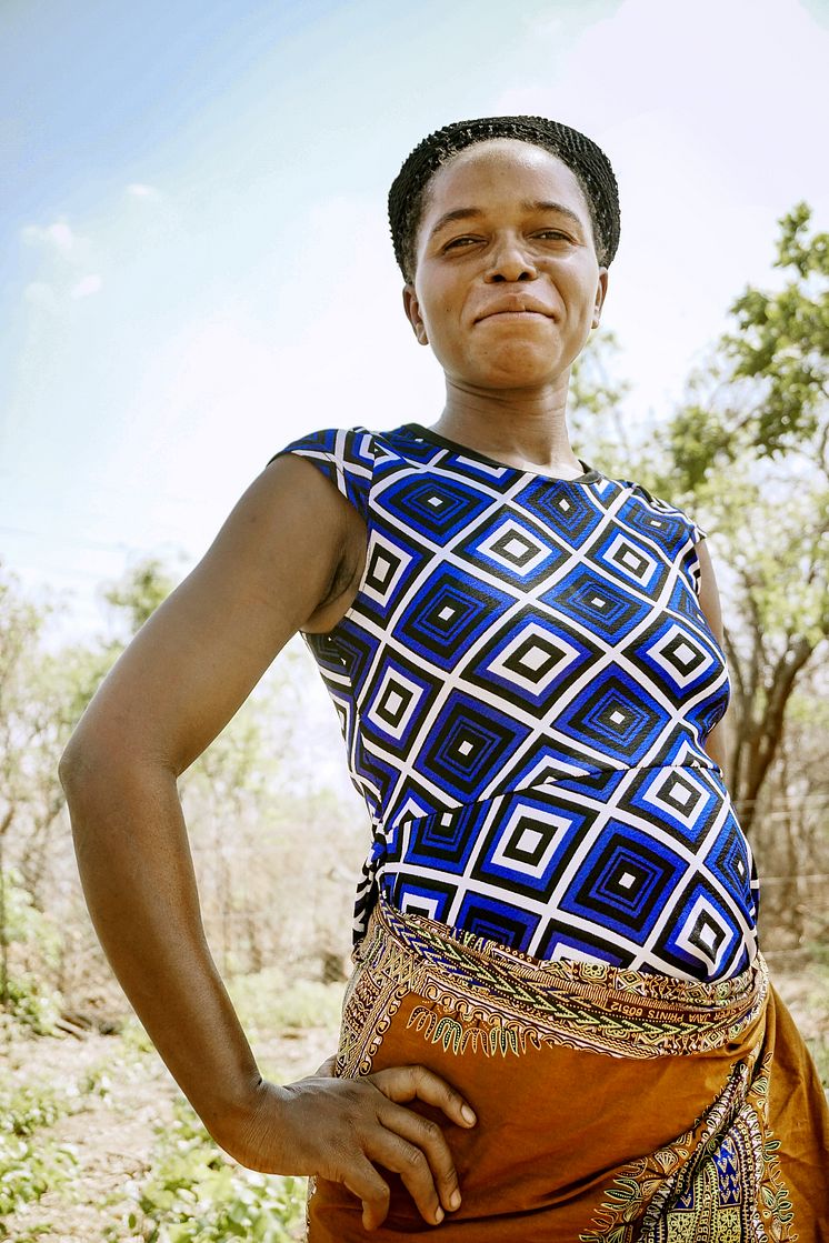 Joyce Hawesa, 29, är småskalig bomullsodlare i byn Mabele, Zambia