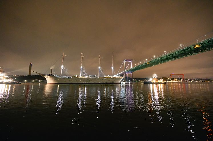 Barken Viking lämnar Göteborg