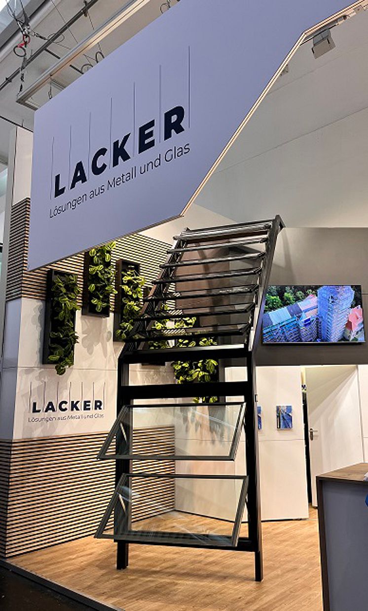 LACKER_Messestand_1.jpg.jpg