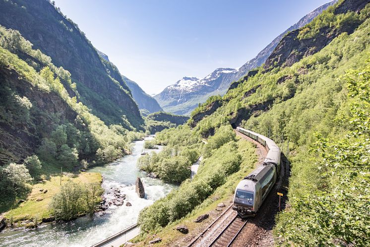 Flåmsbana ble i 1944 en av de første elektrifiserte jernbanestrekningene i landet