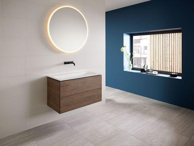 2024 Geberit Mix & Match ONE hickory with iCon washbasin SlimRim_Big Size.jpg