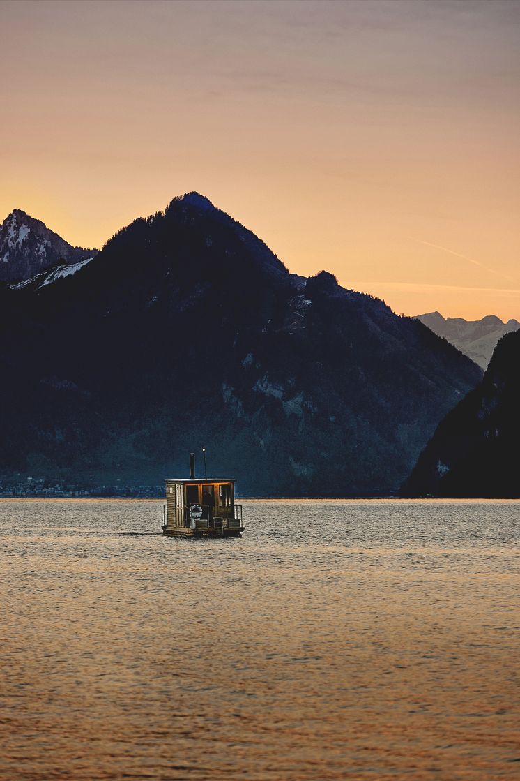 ST_2x3_Sauna-boat-Lucerne_(c)NicoleFürer_ST