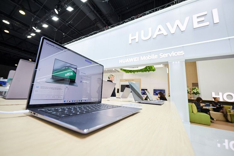 Huawei MateBook 14s at MWC 2023