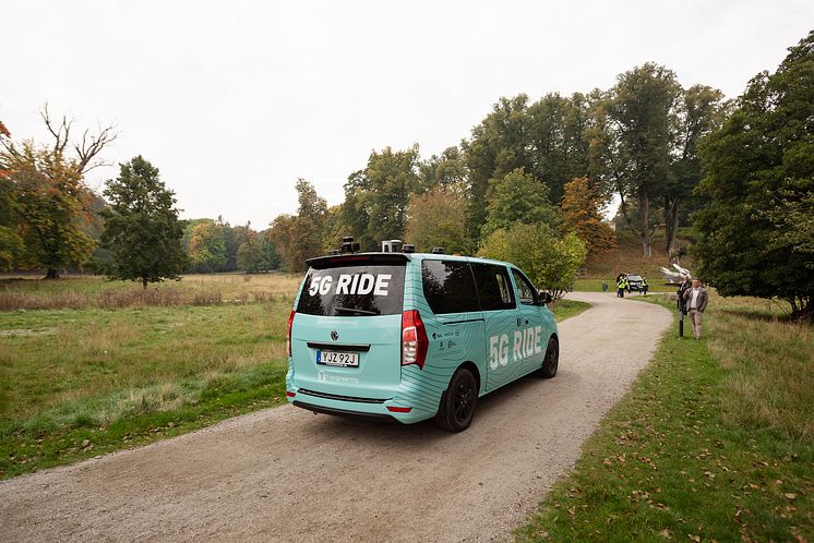 5G-uppkopplad förarlös buss trafikerar Djurgården