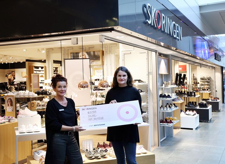 Samlet donation på 216.000 kr. til Støt Brysterne