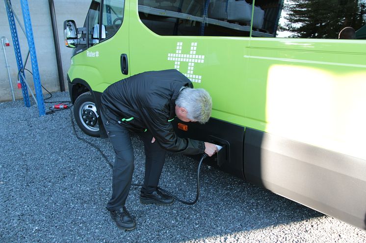 Skoleskyss med elektriske minibusser på Romerike